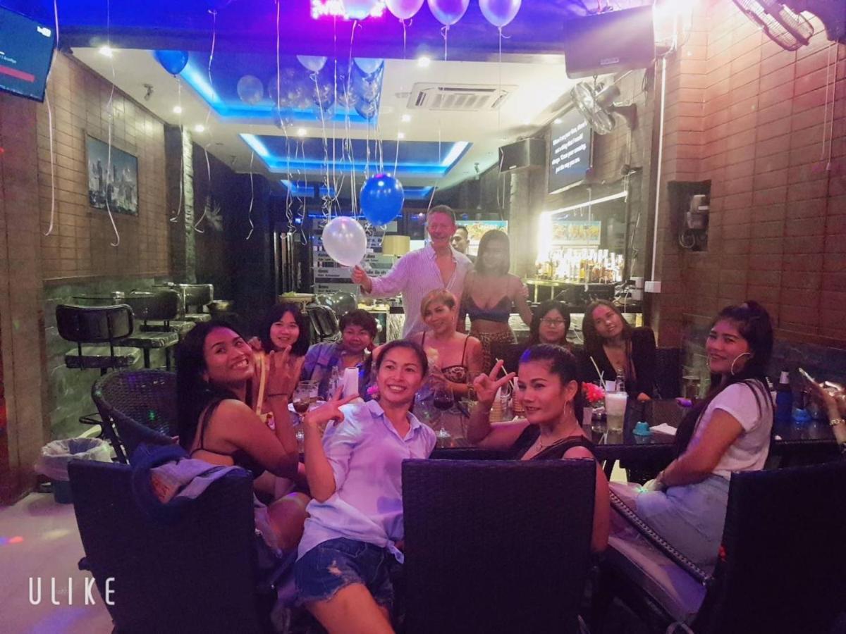 Secrets - Pattaya Hotel Bagian luar foto