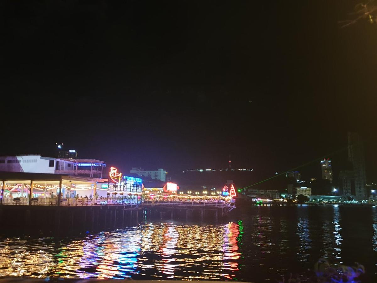 Secrets - Pattaya Hotel Bagian luar foto